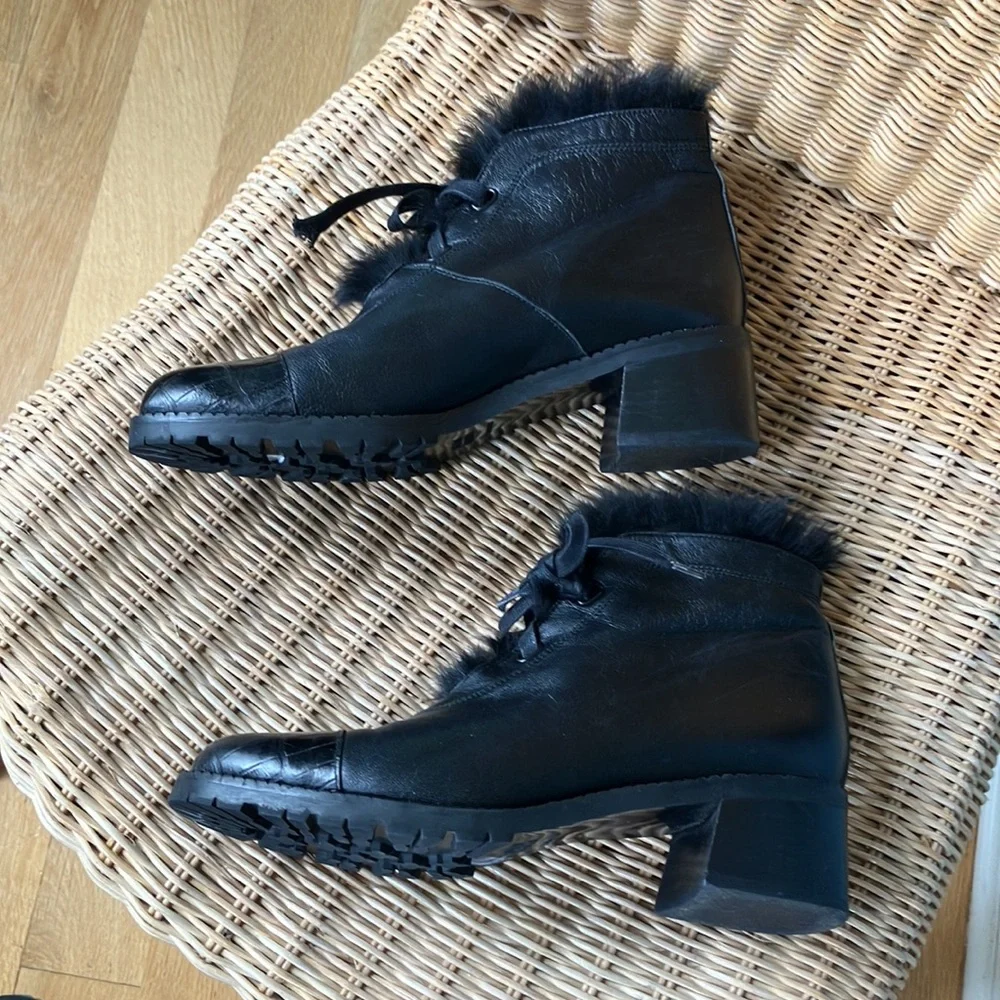 Stuart Weitzman Fur lined Ankle Boots - 8.5